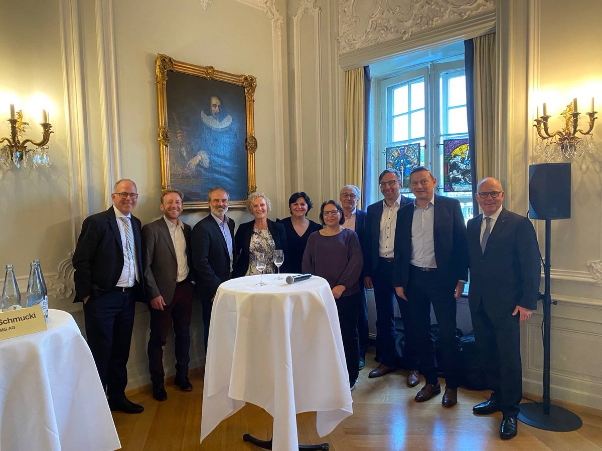 IPConcept's tweet photo. Hat der klassische Fonds ausgedient? Wie sehen die Fonds 2.0 aus?
Unter diesem Motto stand die gestrige Friends of Funds Veranstaltung in Zürich. 
Kern des Events war eine Podiumsdiskussion mit vielseitigem Teilnehmerkreis.
Danke an alle Teilnehmer für den tollen Austausch! https://t.co/UP5sCJz2za