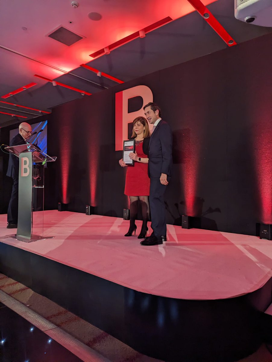 IB_DesignStudio's tweet photo. 🌹 Join us in congratulating our director @IStigliani on winning the @ImperialBiz #teaching excellence #award for #MBA core module teaching 🌸✨

#imperialcollege #congratulations https://t.co/IbWPOns3Tb