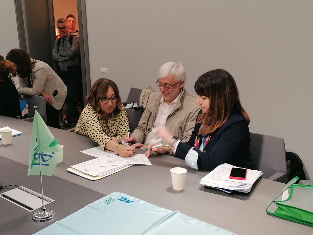 fai_cisl's tweet photo. +++#Lavoro: #FaiCisl #FlaiCgil #FilbiUil hanno firmato stanotte rinnovo #ccnl Consorzi di Bonifica. Importanti avanzamenti su classificazione, scatti anzianità, ente bilaterale, ricambio generazionale, tutele, formazione, sicurezza, aumento +5,20%. Seguirà comunicato unitario+++ https://t.co/tWM4OGzvuZ