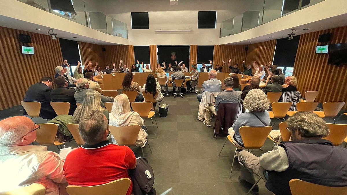 Notícia: <a href="/Blanes_cat/">Ajuntament de Blanes</a> celebra dijous a les 19 h el darrer ple ordinari de l’actual mandat Inclou un total de 12 punts a l’ordre del dia, inclòs l’apartat de Precs i Preguntes

blanes.cat/docweb/2023-05…

#plemunicipal
#governlocal
#ajuntament
#políticalocal
#blanesarrandemar