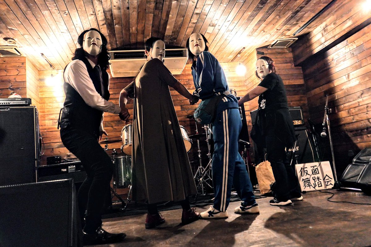 lunglungtata's tweet image. ……なんかもぅ、
出鼻からトップギア感ありましたw

#加納真実
#銀幕一楼
#BUSHBASH
#小岩BUSHBASH
#ライブサーキット
#BAGLEROCK!!