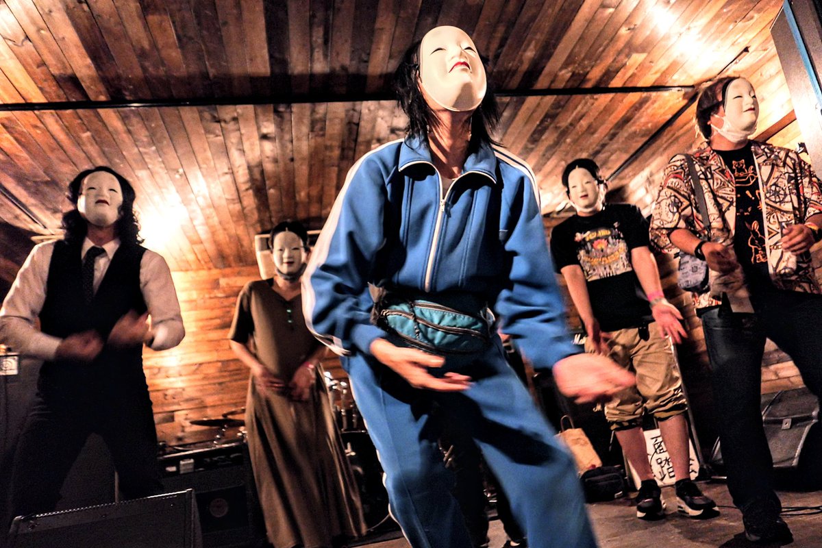 lunglungtata's tweet image. ……なんかもぅ、
出鼻からトップギア感ありましたw

#加納真実
#銀幕一楼
#BUSHBASH
#小岩BUSHBASH
#ライブサーキット
#BAGLEROCK!!