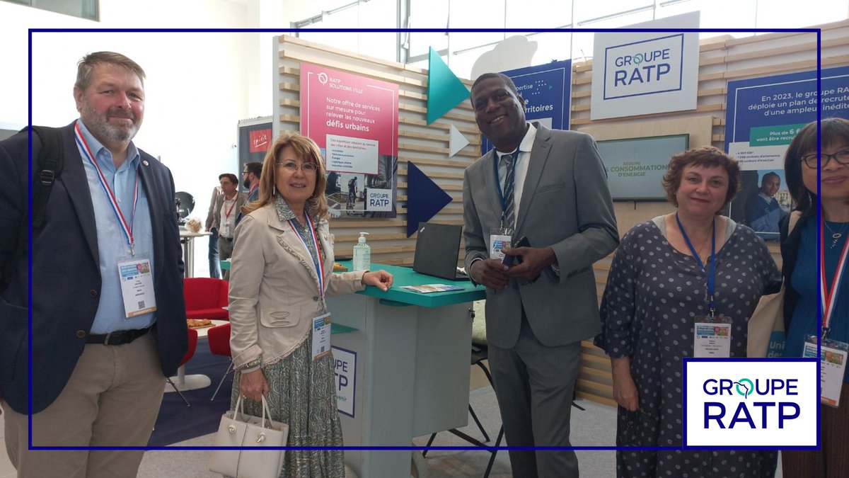 Brigitte Vermillet, <a href="/bvermilletpm/">Brigitte Vermillet</a>, maire de <a href="/villemorangis/">Ville de Morangis</a>, vice-présidente <a href="/CDEssonne/">Département de l'Essonne</a> et conseillère territoriale du @GrandOrly, a visité le stand du #groupeRATP ce matin, en compagnie d'autres élus de Morangis.