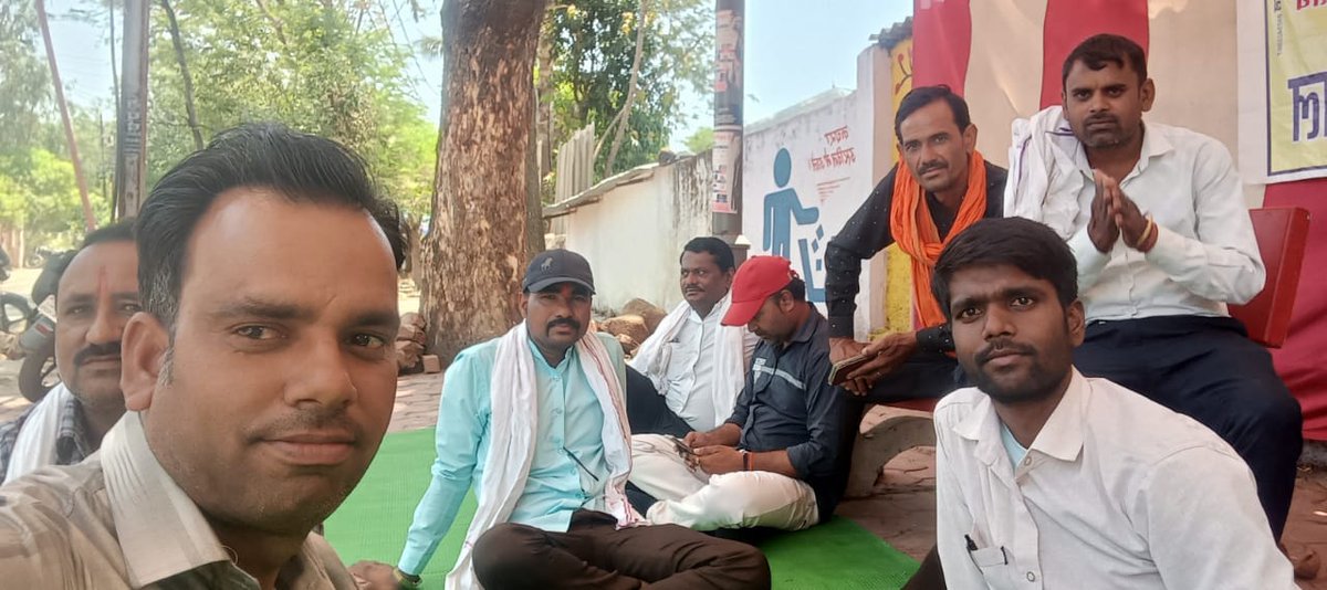 devlodhi10280's tweet photo. सहायक सचिव की हड़ताल को 73 दिन से अधिक हो गए है इस तपती हुई धूप में हम सबके प्रिय मामाजी सीएम साब जीआरएस की 1 ही मांग है जिला संवर्ग पूरा कर दीजिए https://t.co/Wsx1iyVO1i