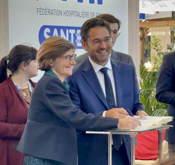 FHF (@lafhf) on Twitter photo ✍️ Signature par la FHF de la charte d’accueil & d’intégration des étudiants en #santé aux côtés des organisations étudiantes, collectivités territoriales, conférences hospitalières & instituts de formation en présence de la ministre <a href="/agnesfirmin/">Agnès Firmin Le Bodo</a> 👏 ✍️ Signature par la FHF de la charte d’accueil & d’intégration des étudiants en #santé aux côtés des organisations étudiantes, collectivités territoriales, conférences hospitalières & instituts de formation en présence de la ministre <a href="/agnesfirmin/">Agnès Firmin Le Bodo</a> 👏