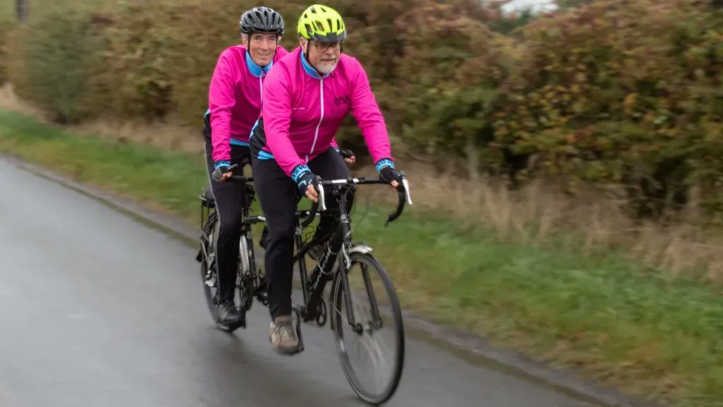 Our new #SeeSportDifferently hub with <a href="/RNIB/">RNIB</a> contains a variety of resources, activities &amp; information that can help to remove barriers, provide positive experiences &amp; encourage people with sight loss of all ages &amp; abilities to participate in sport! bit.ly/3okrdCZ 🙌