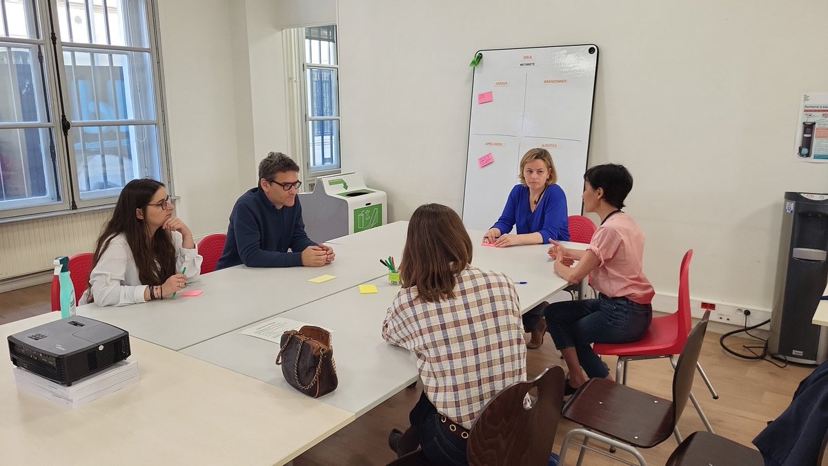 ▶️ Aujourd'hui au <a href="/lab110bis/">110 bis</a> c'est journée #LumniEnseignement en mode R et D avec <a href="/verobouteille/">Véronique Bouteille</a> et <a href="/AnneBroquet/">anne broquet</a> de la #DNE et l'ensemble des partenaires.
Au programme:
✔️Reflexions
✔️Ateliers
✔️Propositions d'évolutions
...

<a href="/education_gouv/">Ministère Éducation nationale</a>
<a href="/Inafr_officiel/">INA.fr</a>
<a href="/LumniEnseignant/">LumniEnseignant</a>