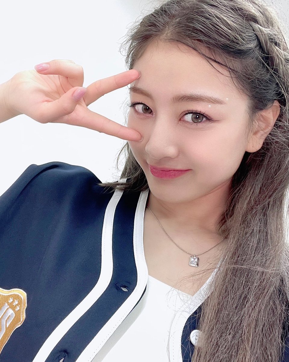 最近W会員になった新米onceです🐣味スタ20.21日参戦🥺

30↑  /  🚺️  /  神奈川  /  JIHYO🦄💛

💛or ↻でお迎えにゆきます🏃💕
歳の近いonce大歓迎😍そうじゃなくても大歓迎です🎉🎉

#onceと繋がりたい
#TWICE好きな人と繋がりたい
#onceと繋がりたい 
#大人once
#昭once