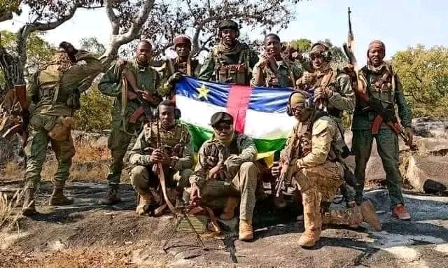 KavandaDj's tweet photo. 🚨#RDC: Quelques villages de la province du #Bas_Uele occupés par des rebelles #centrafricains de la #Seleka, alerte la députée nationale la députée nationale Grâce Nehema Paininye. https://t.co/nCYqeKw6Gl