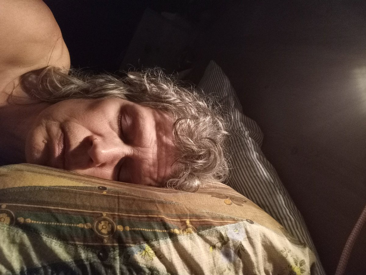 DrCPettingerRD's tweet photo. #Migraines are such a curse 😢 🤢 They always take me by surprise! 😱 & without fail, are my body's way of protesting that I'm working too hard! 🤯 Sorry everyone but I'm out of action today! 🤕
#migraine #health #headache #overdoingit #darkenedroom #academia #research #needrest https://t.co/fuGpRgkff8
