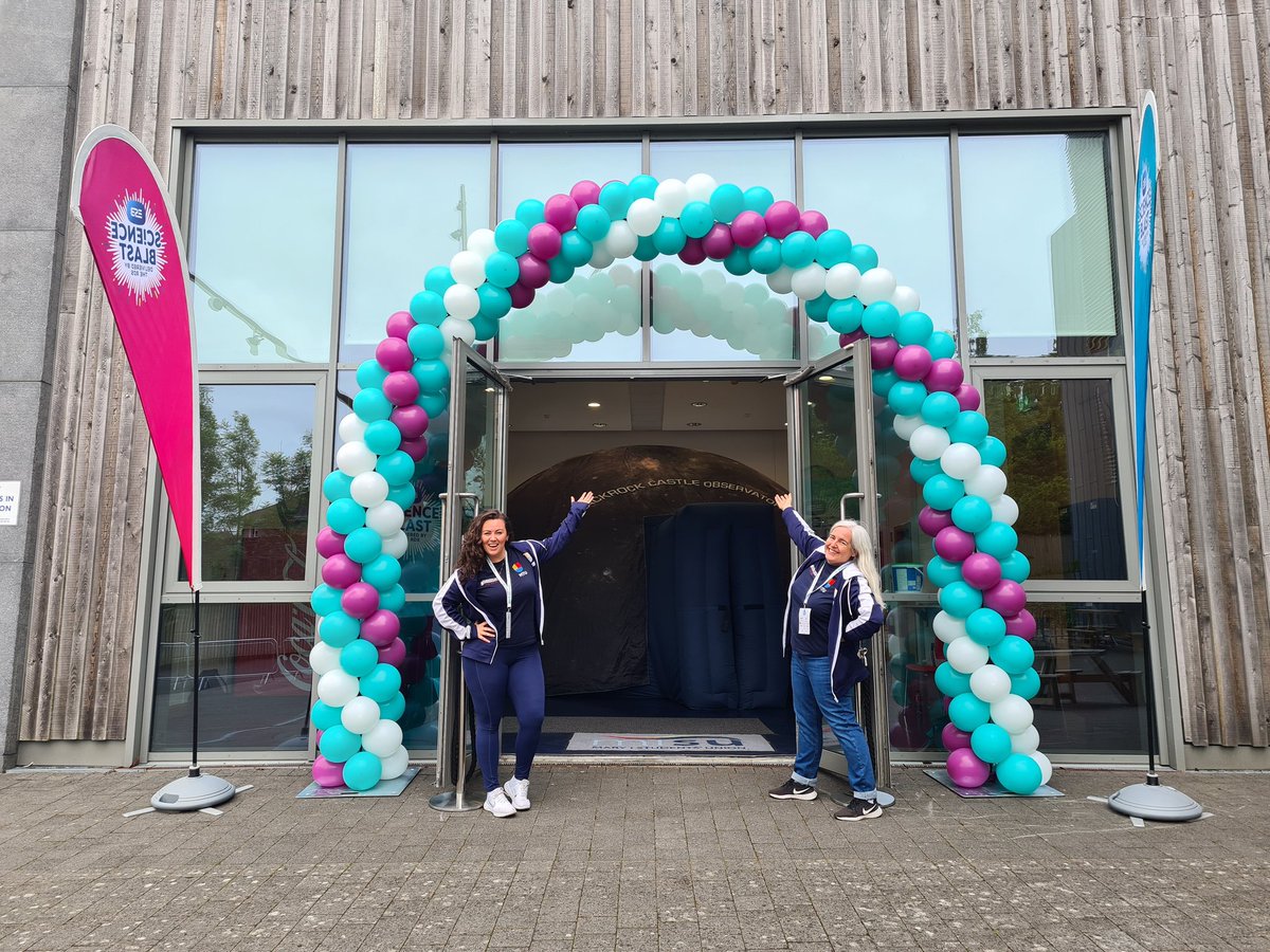 Can't miss us today at #ESBScienceBlast with our wonderful balloon arch 🎈

Stop by for a show in the Star Dome and let's have a look at what's up in the night sky 🌌🔭