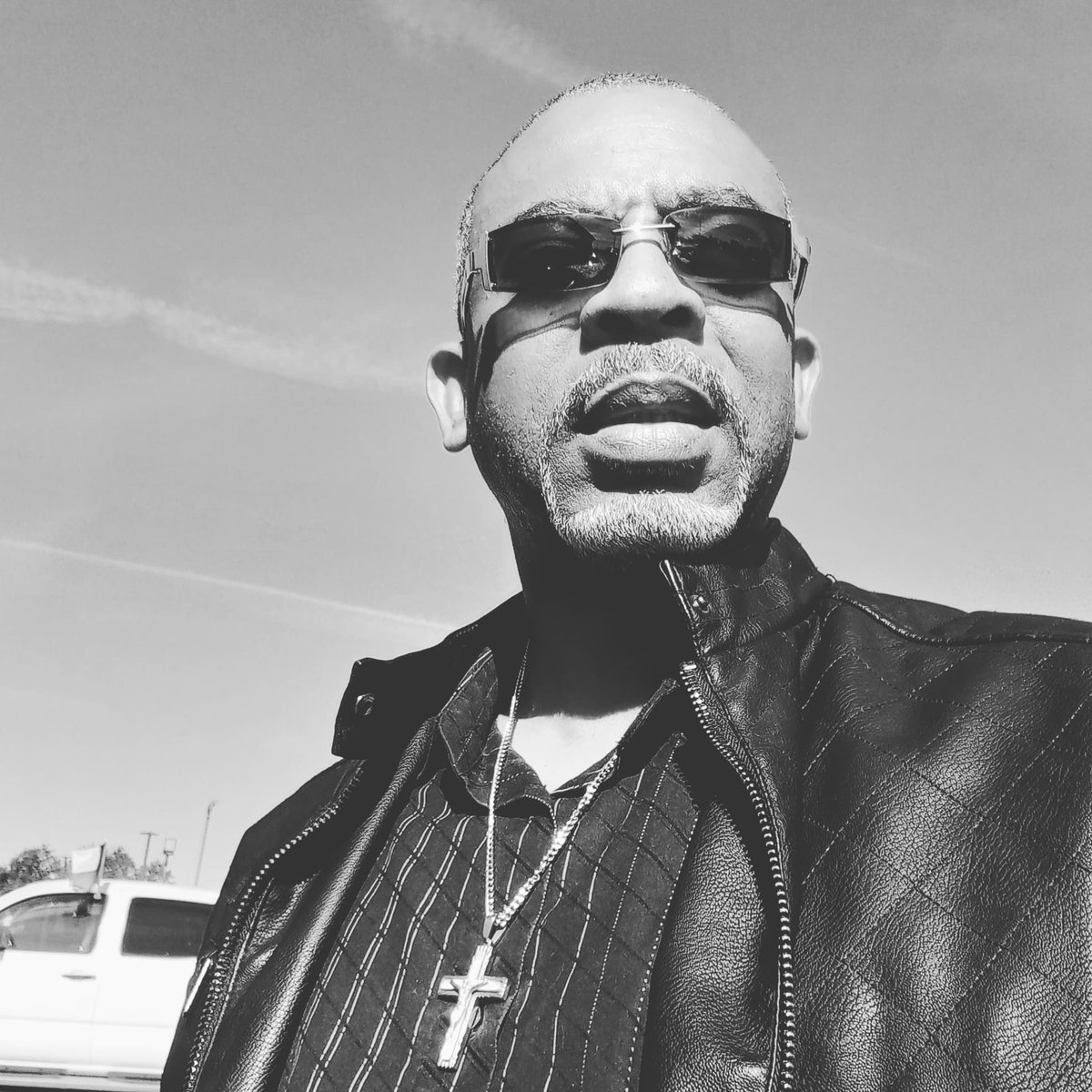 Mr. Mike tweet media