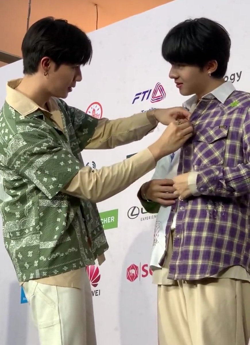 Paolyflower's tweet image. Awwwww 😍😍😍😍😍
#CentralPattanaxZeeNuNew 
#centralwOrld
#BetterFuturesProject 
#CentralPattana

#ZeeNuNew #ZeePruk #NuNew #Zunshine #NanaNu