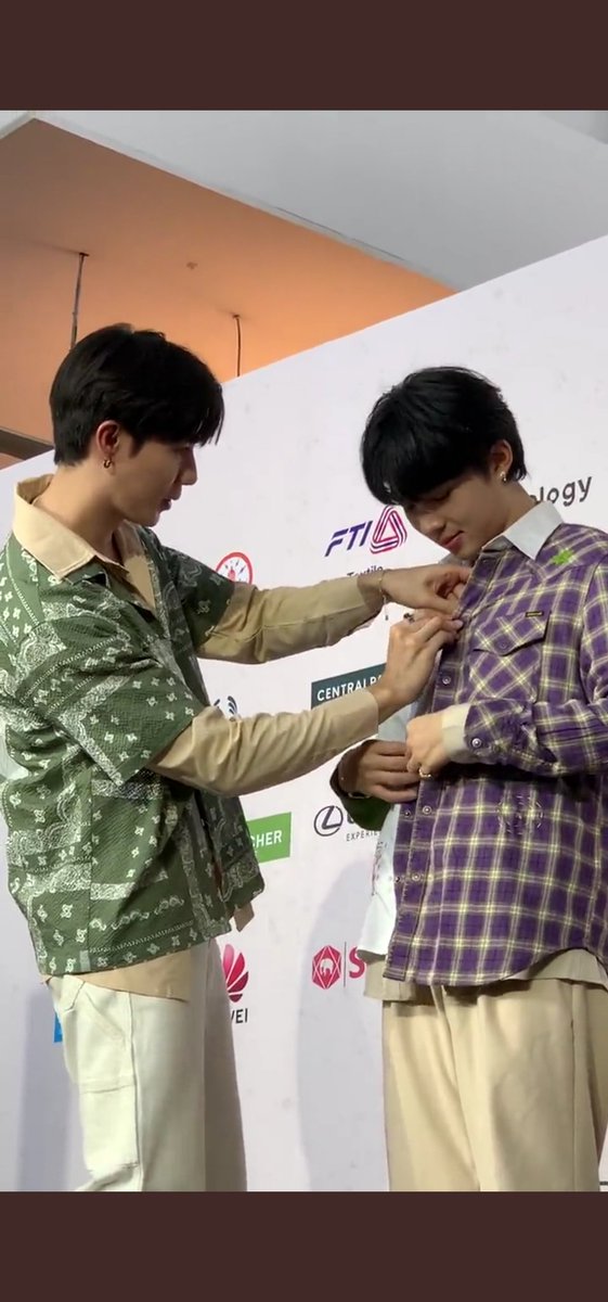 Paolyflower's tweet image. Awwwww 😍😍😍😍😍
#CentralPattanaxZeeNuNew 
#centralwOrld
#BetterFuturesProject 
#CentralPattana

#ZeeNuNew #ZeePruk #NuNew #Zunshine #NanaNu