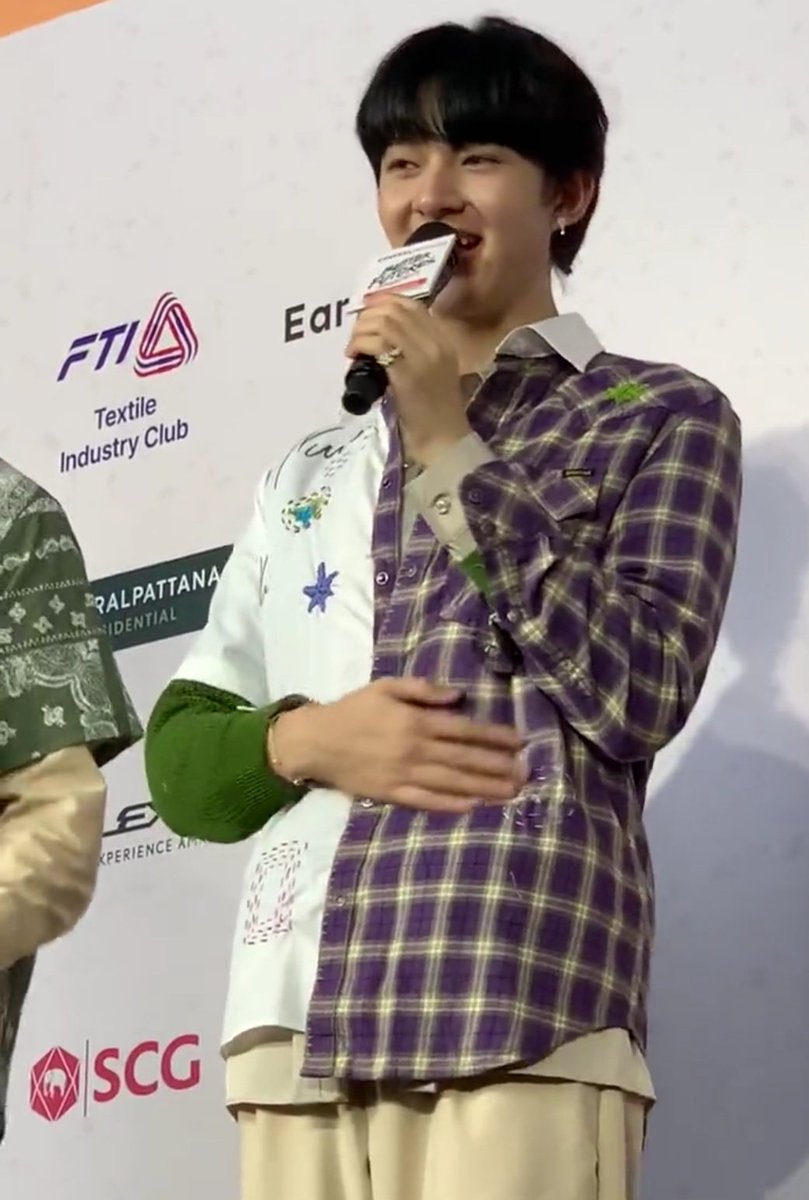 Paolyflower's tweet image. Awwwww 😍😍😍😍😍
#CentralPattanaxZeeNuNew 
#centralwOrld
#BetterFuturesProject 
#CentralPattana

#ZeeNuNew #ZeePruk #NuNew #Zunshine #NanaNu