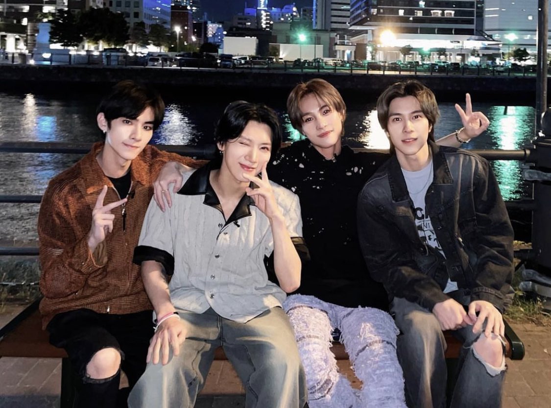 WayVLand_TH's tweet photo. [INFO] wayvofficial IG Update 20230524

[TRANS] มานั่งที่จุดชมวิวยามค่ำคืนที่สวยงามของโยโกฮาม่า😆

like ♡ comment ♡ share 

📍 https://t.co/DoYRmm4mKQ

#YOKOHAMA #Vlog #TourBox_Chapter4
#WayV_TheFirstVision_in_JAPAN
#WayV #WeiShenV #威神V ꕥ https://t.co/Q2Mi53sH4w