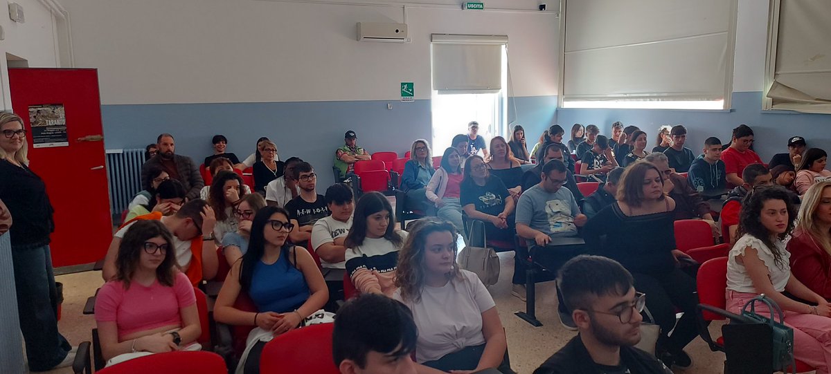 LisideTaranto's tweet photo. Appuntamento al @LisideTaranto per parlare della mostra fotografica #L'oroDiTaranto, alla presenza dell'assessora ai Servizi Sociali del @ComuneTaranto  Gabriella Ficocelli e il dott. Battista Baccaro, curatore della mostra @RegionePuglia @MIsocialTW @G_Valditara https://t.co/uvpeTZVoFY