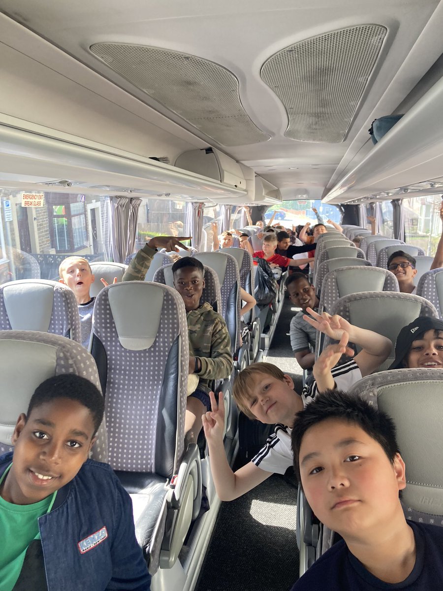DanygraigP's tweet photo. And…..we’re off!! #Llangrannog #Year6F https://t.co/GOrWLoMkVu