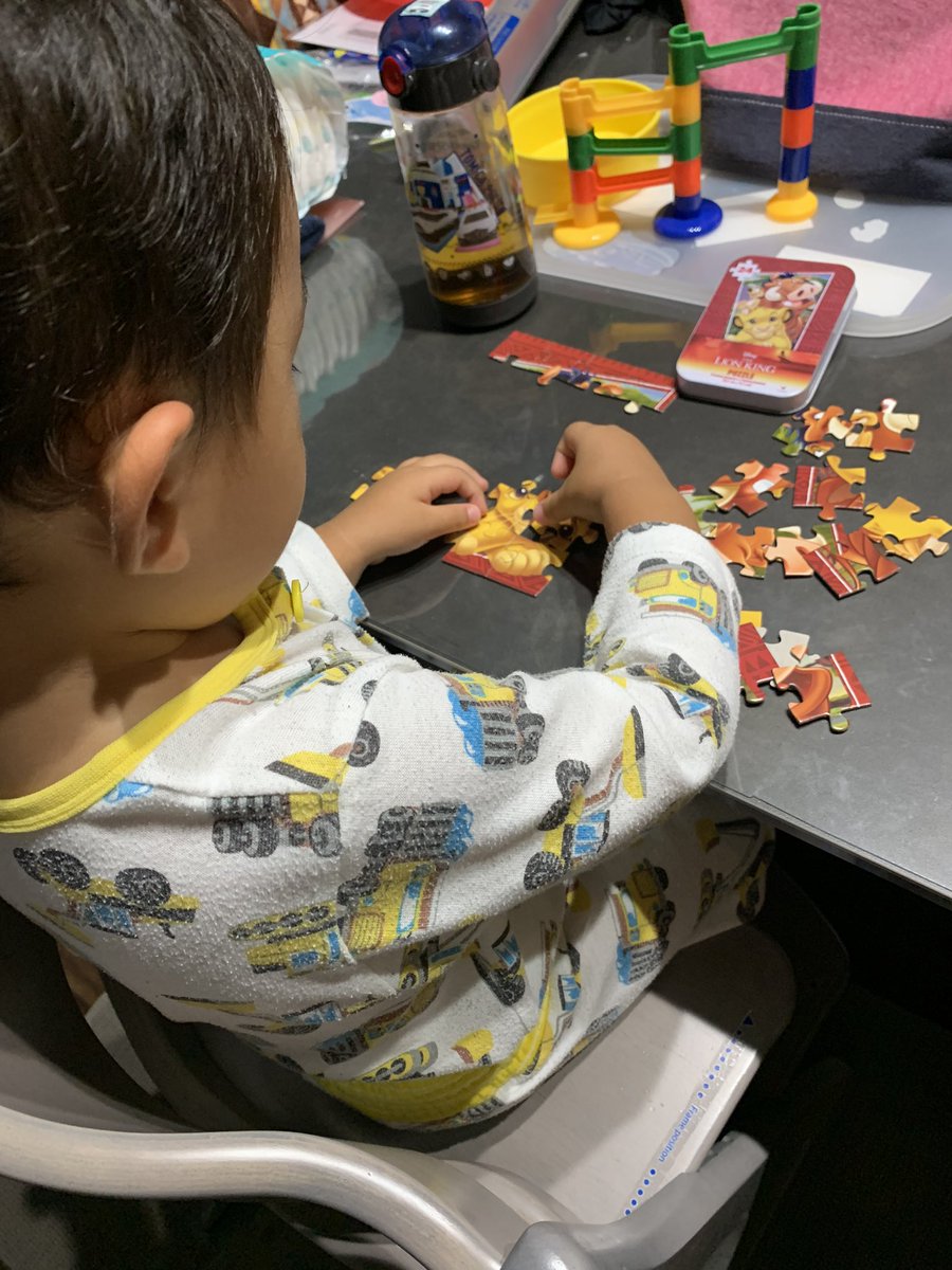 gon_pt10's tweet photo. お風呂上がりのパズル。
パズルって記憶力集中力だけじゃなく、空間認知能力も高まるそう。
#知育
#2歳
#子育て https://t.co/BkaSXtq0Fs