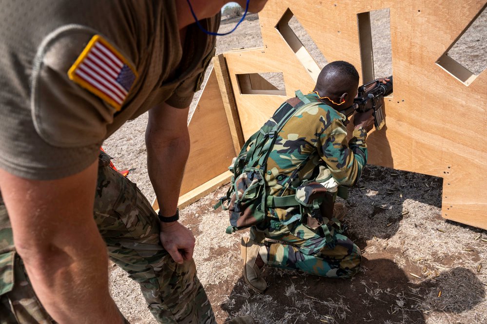 USSOCAF's tweet image. While #SpecialOperationsForces use Joint Combined Exchange Trainings to build and sharpen their skills, host-nation forces also receive benefits from training alongside U.S. #SOF.