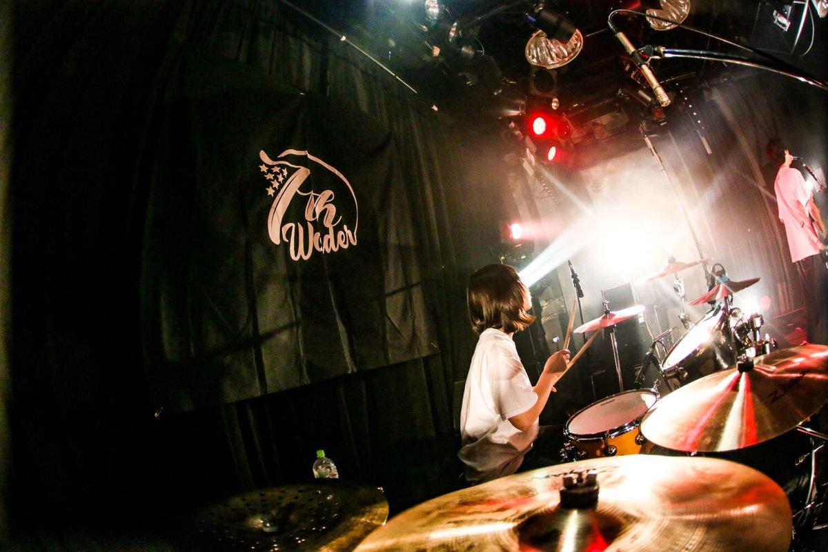 marblecave003_'s tweet photo. 5/23 大阪MUSE

7th Wonder Tour

w/
komsume
ハナレバナレ
握りしめた2円
Rock de nasiy
ニイズ（Vo.隼介の弾き語りに変更）

ありがとうございました！

photo by @p__shima_ https://t.co/iGrYk6xXNK