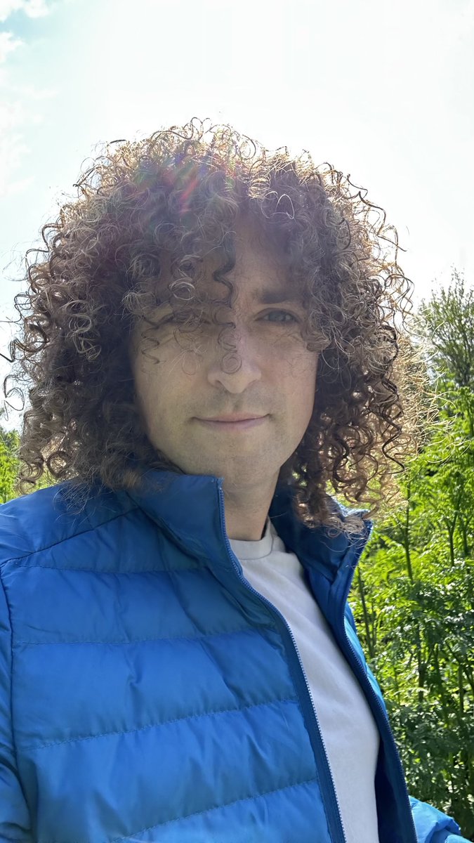 Curls on Camera tweet media