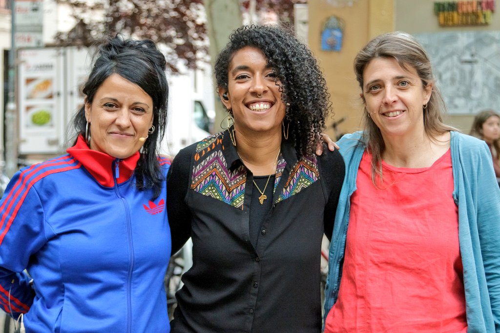 laiaaltarriba's tweet photo. Les veïnes de Barcelona estem fartes de ser un aparador turístic, de lloguers abusius, de treballs precaris, d'agressions policials i de privatització de serveis públics!

Per això soc a la llista de @CUPBarcelona, que vol transformar al ciutat amb els moviments populars✊🏾 https://t.co/I0awKyJ4Zd