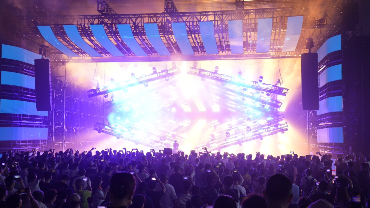 Thousands ACME equipment such as #acmeneozone, #acmesuperdotline, #acmestorm are here at Prolight+Sound Guangzhou. Together with other lighting exhibitors, we present a beyond-thinking Unicorn Series Lightshow.
#acmelighting   #lightingshow #stageequipment #lightingdesigners