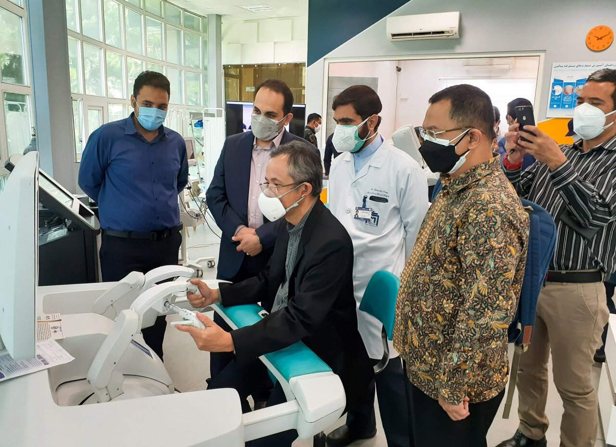 IrnaEnglish's tweet photo. #Iranian-made telesurgical robots delivered to Indonesia: Minister 
https://t.co/bGmehx2iHG https://t.co/lvTg8F3wp7