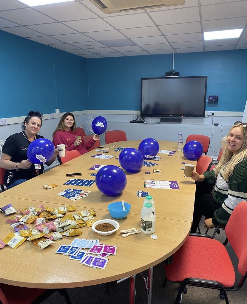 YsGirlsYMCAC_C's tweet image. Breaking the stigma around mental health through positive conversations last Friday morning at our ‘Tea &amp;amp; Talk’ with colleagues☕️ #MentalHealthAwarenessWeek #SmallTalks #YMCACardiff