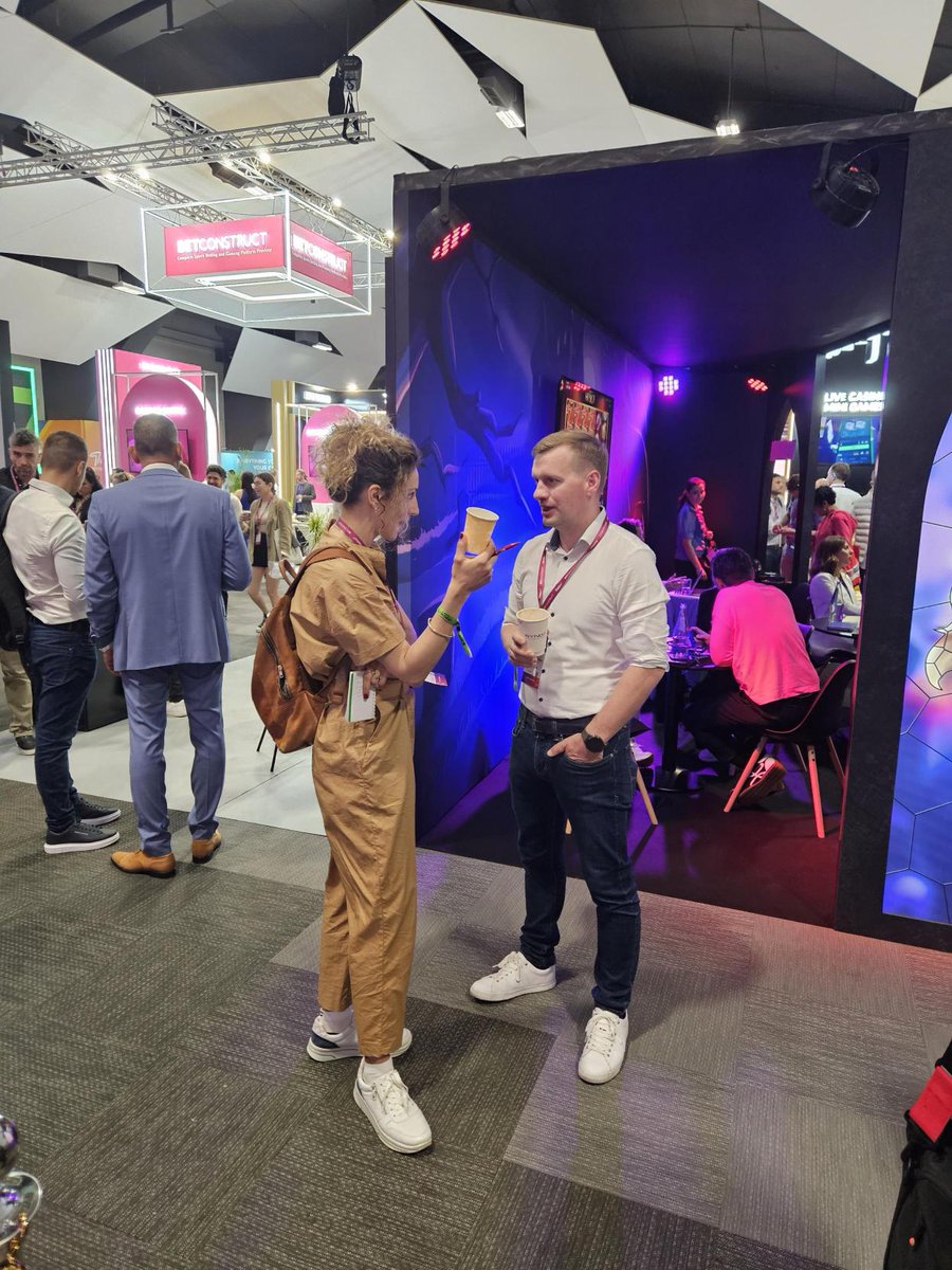 payswix's tweet photo. 🔥 Day one at #CasinoBeatsSummit, Malta was electric! Our team soaked up insights from industry leaders, and discussed #blockchain, #responsiblegambling, and more! 

Today #payswix team is diving deeper into the world of #iGaming  🎉🌟

 #iGamingSummit https://t.co/BmuYXra3td