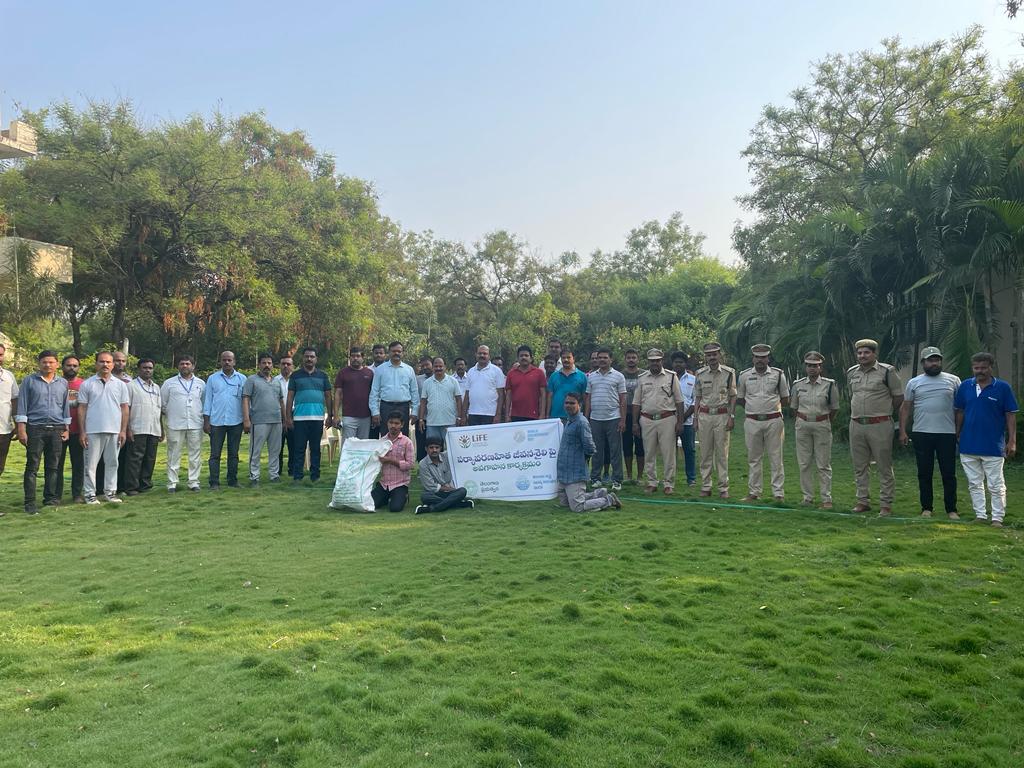 HarithaHaram's tweet photo. #PlasticFreeForests
#LifeMissionProgramme
Organised Life mission programme at KBR & Harina Vanasthali National Parks to make plastic free areas. Forest staff, Walkers & PCB with volunteers participated.
@TelanganaCMO
@IKReddyAllola
@KTRBRS
@SantoshKumarBRS
@HiHyderabad
@ANI https://t.co/tAIDHGr8AR