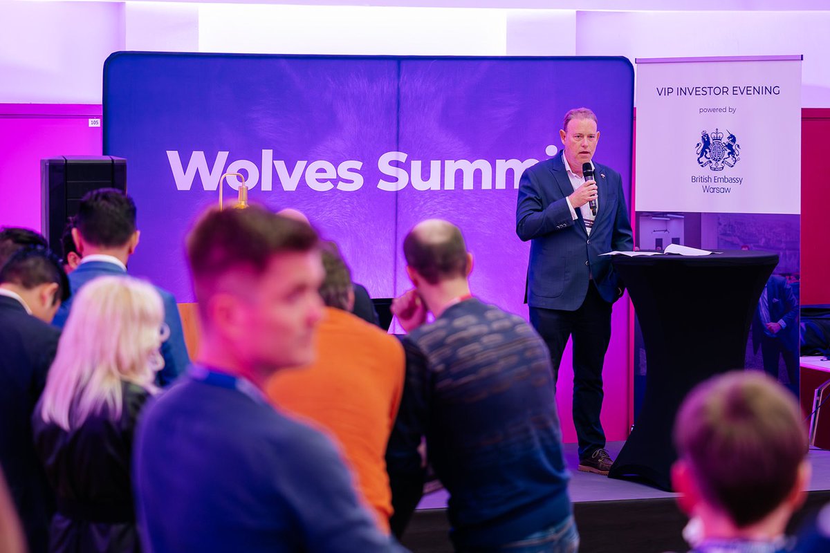 ukinpoland's tweet photo. 📣 Ambasada Brytyjska w Warszawie z przyjemnością współpracuje z naszymi przyjaciółmi z @WolvesSummit we Wrocławiu, aby promować brytyjską międzynarodową strategię technologiczną 🐺
#internationaltechstrategy #wroclaw #wolvessummit https://t.co/b3uVQ6bbb9