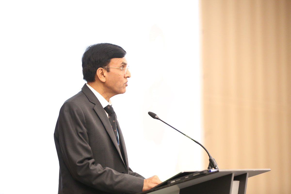 mansukhmandviya's tweet photo. Delivered the keynote address at a side event session on “Heal in India &amp; Heal by India” at #WHA76, in Geneva.

With the vision of 'One Earth, One Health' &amp; to serve the global community, we are committed to making India a Global Medical Value Hub. https://t.co/vfA4p5u0Ab