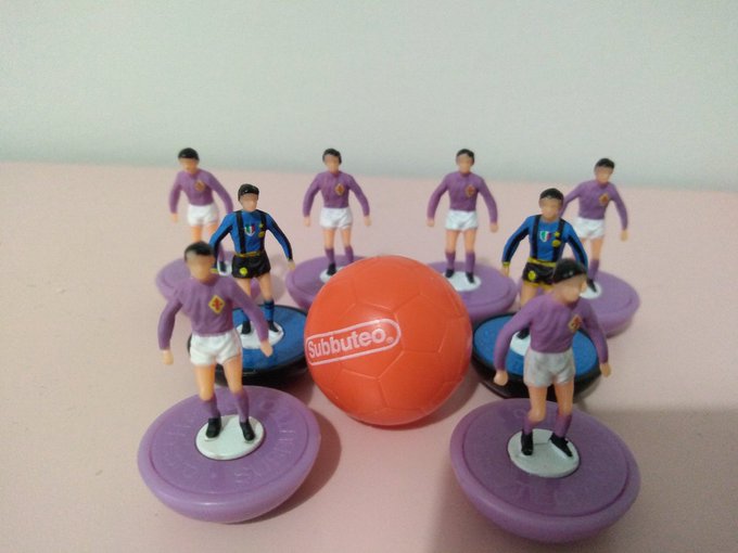 msmp68's tweet photo. Everything is ready for tonight #CoppaItalia 🏆#FiorentinaInter ⚽️🥅support your local team😀💜 let's go #fiorentina #subbureo #football https://t.co/P9GSg6M1j7