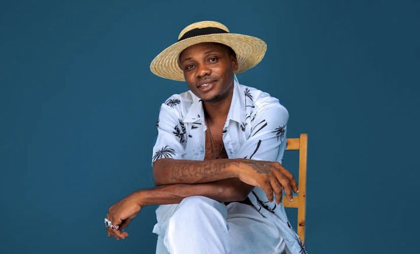 nickmillz5's tweet photo. Q CHIEF AMJIA JUU MONI CENTROZONE BAADA YA KUMWIBIA 👇🏿

Umeshaisikia ngoma ya DR MALUME ya @MoniCentrozone ambayo ameshirikishwa @Official_QChief 

#QChief amesema #MoniCentrozone amechukua Chorus ya wimbo huo studio za Tongwe Records bila ya kuwa na makubaliano yoyote. https://t.co/tM3XQLmiXn