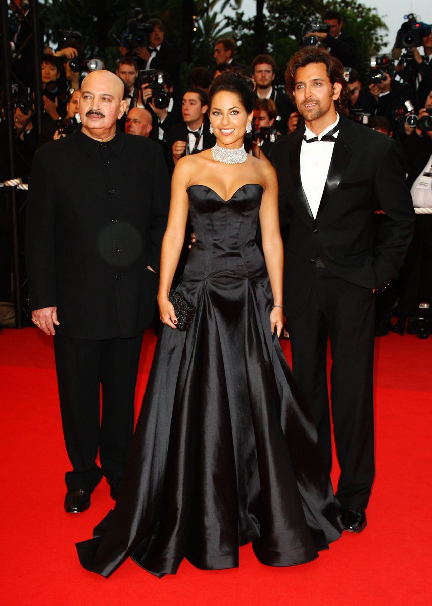 HELLOmagIndia's tweet photo. #HELLOThrowback: Indians at Cannes supremacy >>>
.
Which one is still etched in your memory?
#ShahRukhKhan𓀠 #AishwaryaRai #amitabhbachan #DeepikaPadukone #LeonardoDiCaprio #CannesFestival2023 https://t.co/cP96MsomDh