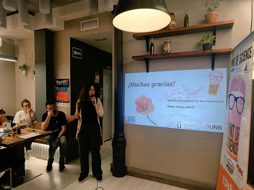 yedri_helix's tweet image. Qué bonita experiencia la de ayer participando en Pint of Science y rodeada de tanta gente querida 🌷🌻 ¡Esta tarde todavía sigue la ciencia en los bares!
pintofscience.es/events/madrid
#Pint23ES #Pint23MAD