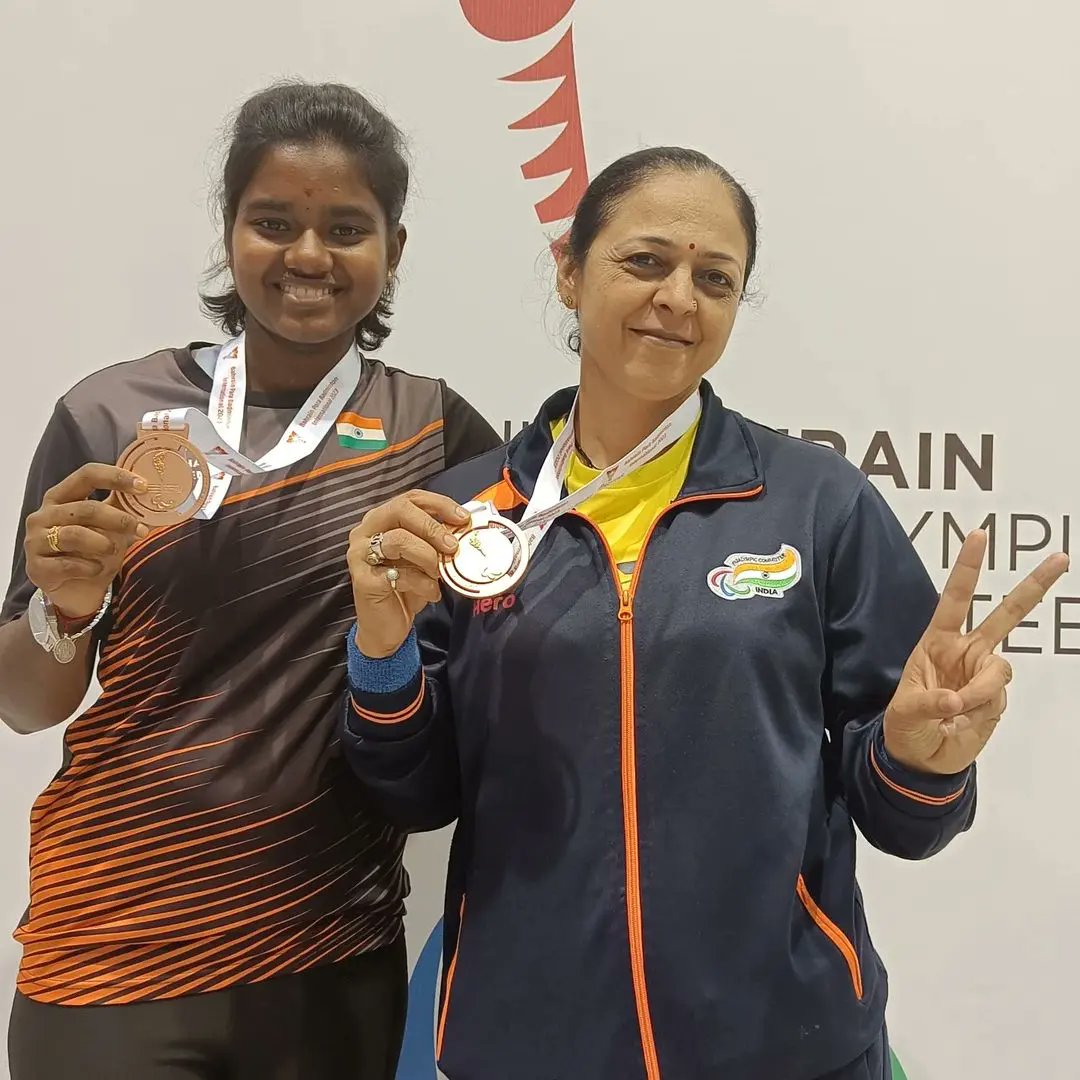 ParulBadminton's tweet photo. Step by step, brick by brick, we move onto the next 🙌 

Finished with a bronze medal in Womens Double at the Bahrain International Para Badminton Tournament. (qualifying event for Paris Paralympics 2024) 🥉🇮🇳 

#ParaBadminton #TeamIndia https://t.co/iFkLYsxb69