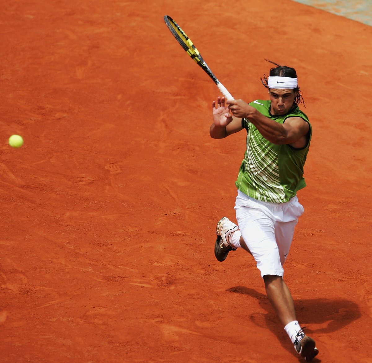 MovistarTenis's tweet photo. Hace 18 años, @RafaelNadal debutaba en 'su @rolandgarros'.

😦 333/365 sets ganados. (90.7%) 

😧 112/115 partidos ganados. (97.4 %)

😯 De los 3 partidos disputados a 5 cinco sets, ha ganado los 3. (100%)

😱 14/14 finales ganadas (100%)

🙌 París te espera, campeón. https://t.co/cXDb7CdmmW