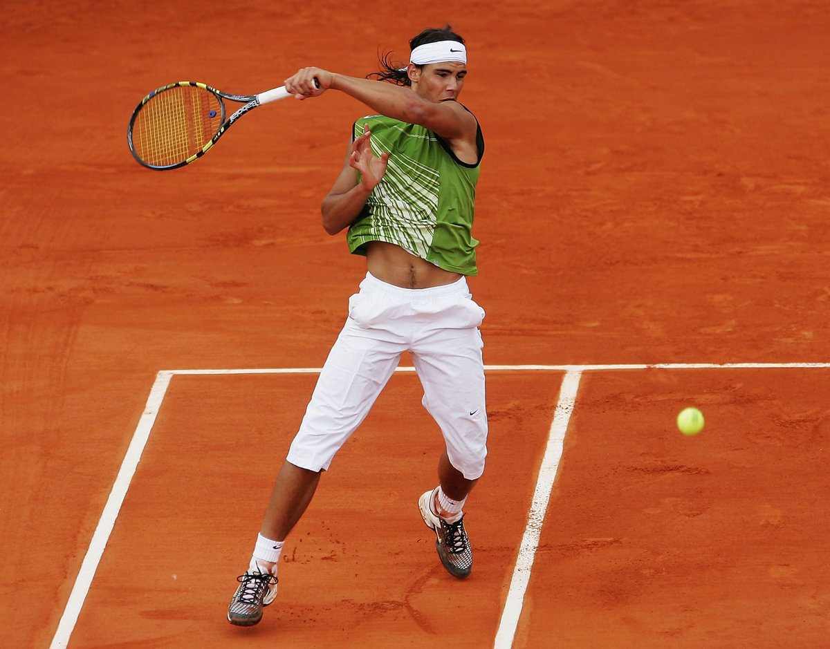 MovistarTenis's tweet photo. Hace 18 años, @RafaelNadal debutaba en 'su @rolandgarros'.

😦 333/365 sets ganados. (90.7%) 

😧 112/115 partidos ganados. (97.4 %)

😯 De los 3 partidos disputados a 5 cinco sets, ha ganado los 3. (100%)

😱 14/14 finales ganadas (100%)

🙌 París te espera, campeón. https://t.co/cXDb7CdmmW