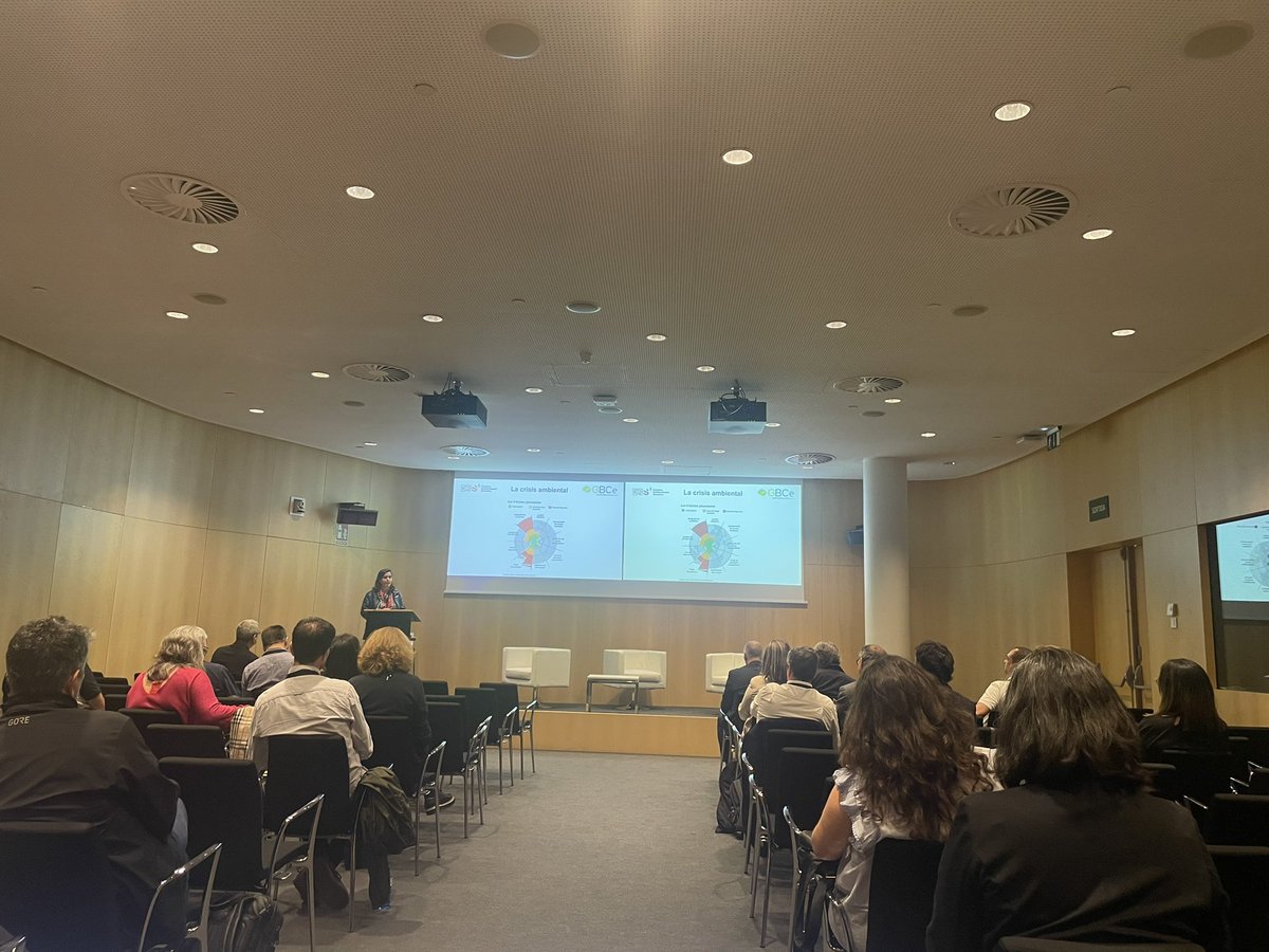 EBSBarcelona's tweet photo. 🗣️@LohucaHuerta @GBCEs: “Europa se ha propuesto llegar a ser el primer continente que se descarboniza y levels es el marco que señala qué es una #edificacionsostenible” #EBS2023 https://t.co/gsCHzvkfRK
