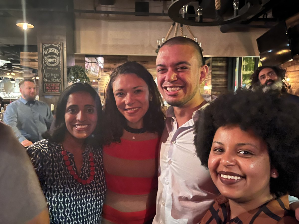 ericafarrandMD's tweet image. The @UCSFPCCMFellows #ATS2023 was a whole vibe as always and we got to meet future #PCCM fellows
          💫 Drs. Johnson &amp;amp; Kifle 💫