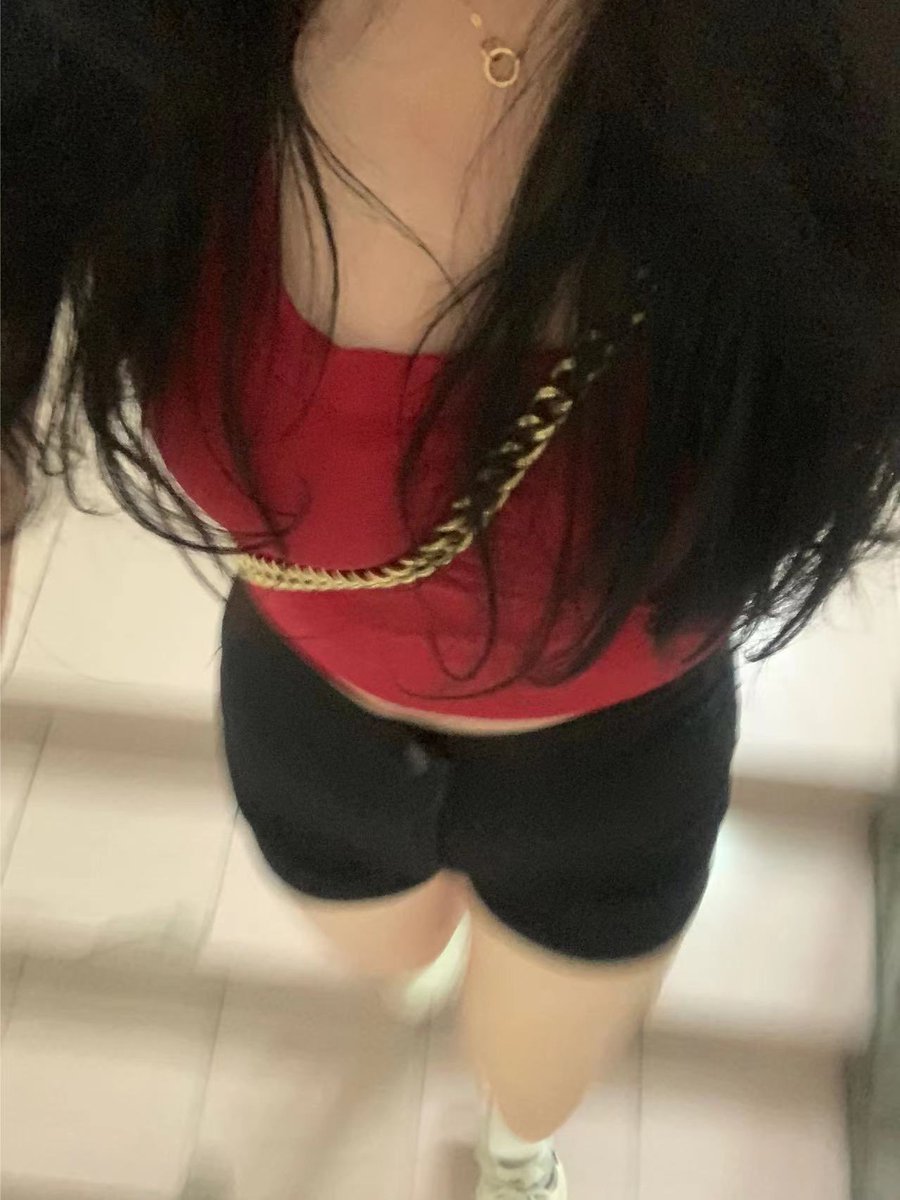 WildGrape66's tweet photo. 穿衣服就是给别人看的
但你要一直盯着
那我就要把你眼珠子扣下来啦🥰 https://t.co/5mzMd4RyLj