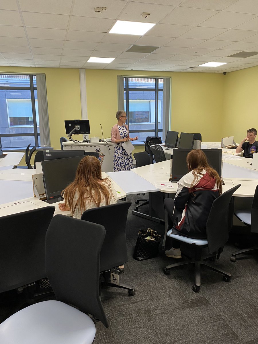 YorkCares's tweet image. @YorkStJohn  with Tans from @HiscoxUK for a #ProjectDare session  with @SixthFormWhitby pupils #Aspirations #Employability @inspchoices_uc - Holly 🌿