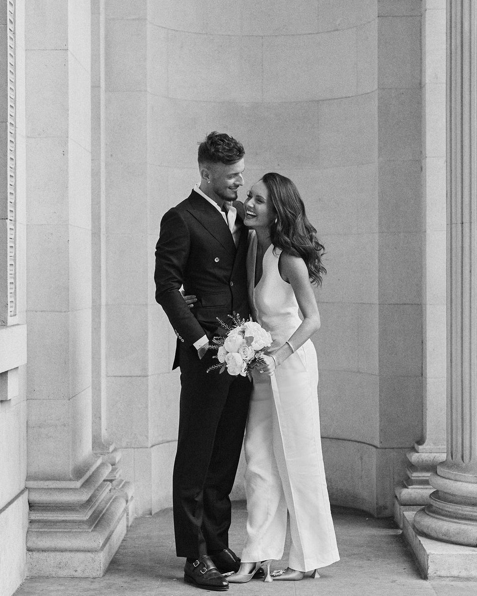 ItsAWagWagWorld's tweet image. Congrats to #MillyAdams and #BenWhite on tying the knot! The beautiful couple married at the Old Marylebone Town Hall in London on May 21....And they lived happily ever after! #Arsenal #weddingday