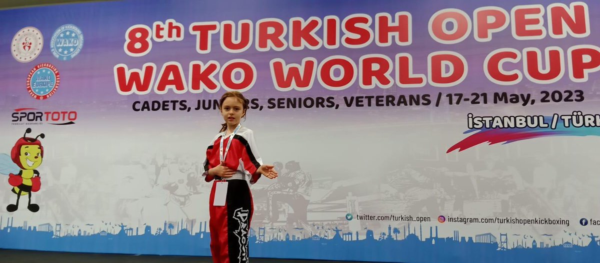 bursailmem16's tweet photo. İstanbul'da yapılan Wako Kick Boks Dünya Kupasında Kestel Atatürk İO öğrencilerinden Enes Yılmaz Dünya 1. si, Elif Erva Salar Dünya 3.sü, Kestel Toplu Konutlar OO öğrencisi Eylül Nisa Ertaş Dünya 3.sü olmuştur. 

Öğrencilerimizi tebrik ediyoruz.

@tcmeb @BursaValiligi #bursamem https://t.co/R3bMbp4t83