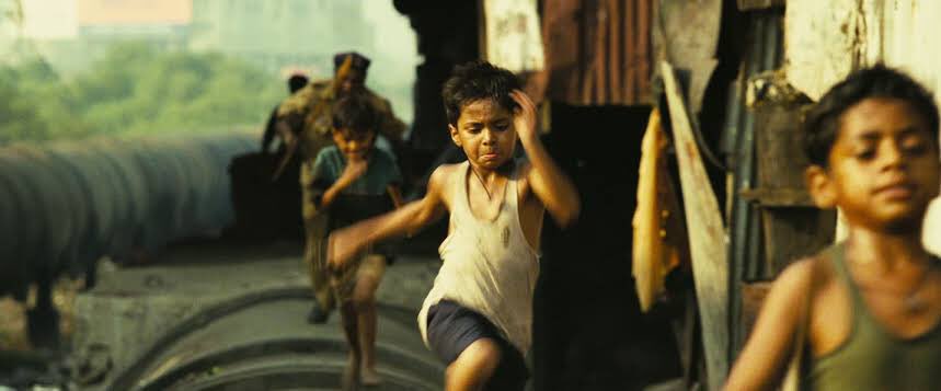 Baswa_'s tweet photo. SLUMDOG MILLIONAIRE (2008) vous vous souvenez de ce film? Il était magnifique https://t.co/Bt5occDEeI