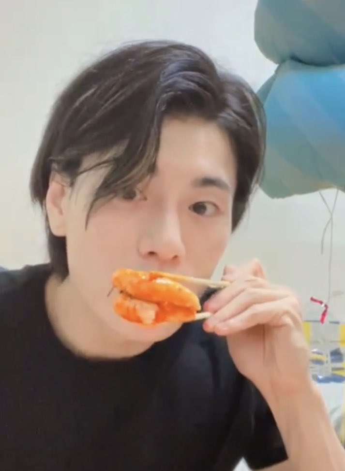 gyunilife's tweet photo. 김상균이 어떻게 샐리 https://t.co/mnws2UN4pi