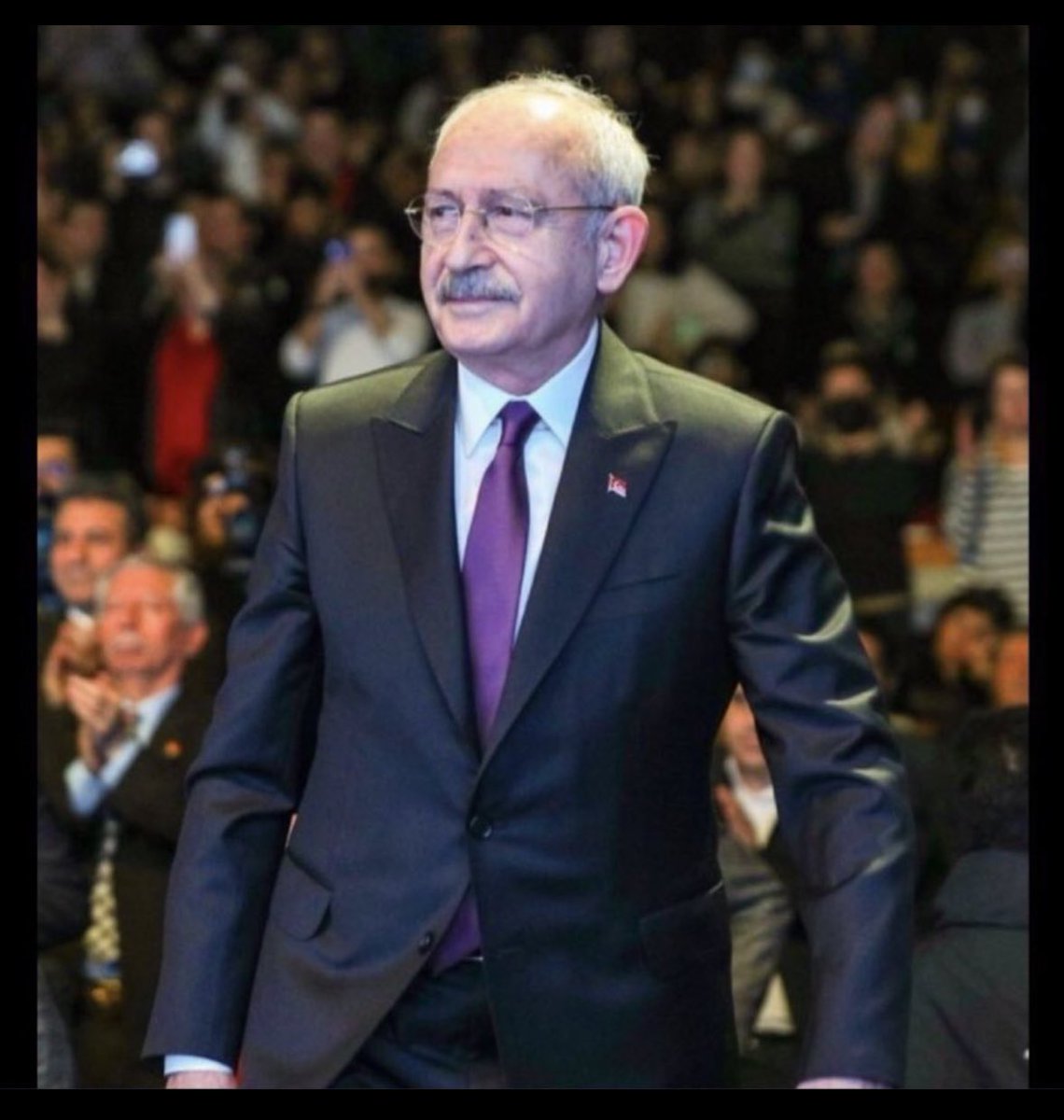 Çocuklarımız için.
Geleceğimiz için.
Bir bütün olma günü.
İyiyi isteme günü.
Yara sarma günü.
hepimizin paylaşma günü.
Fire vermeme günü.
Umudunu yitirmeme günü.
Herkesi
Razı etme, ikna etme günü.
Kazanırız.
Bu mümkün.
Korkmama günü.
Korkma insan.
Korkma. 
Birlikteyiz.